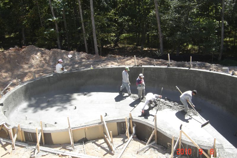 shotcrete process in a new swimming pool
